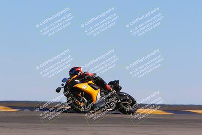 media/Mar-12-2022-SoCal Trackdays (Sat) [[152081554b]]/Turn 9 Side (145pm)/